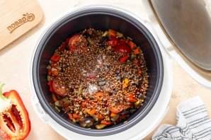Гречка с овощами в мультиварке