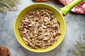 Жареные маслята на сковороде Жареные маслята на сковороде