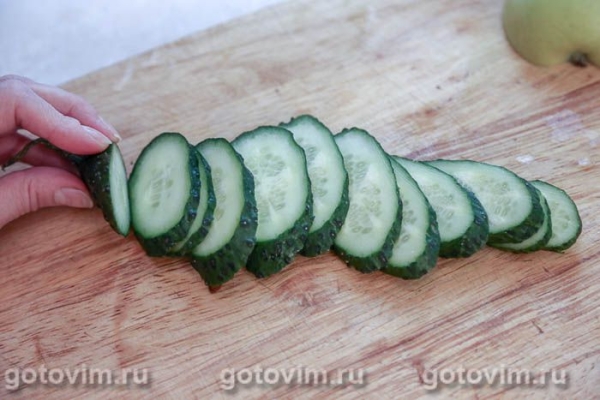 Елочка из огурцов Елочка из огурцов