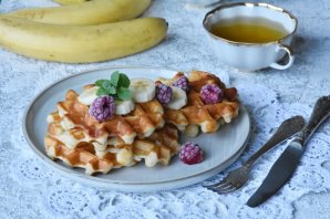 Диетические вафли с творогом и бананом Диетические вафли с творогом и бананом
