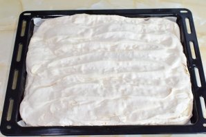 Меренговый рулет с вишней Меренговый рулет с вишней