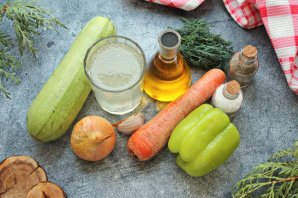 Суп-пюре из кабачков на мясном бульоне Суп-пюре из кабачков на мясном бульоне