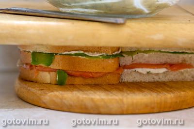 Канапе на шпажках с красной рыбой, авокадо и красной икрой Канапе на шпажках с красной рыбой, авокадо и красной икрой