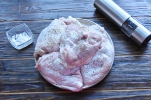 Тайский зеленый карри с курицей от Джейми Оливера Тайский зеленый карри с курицей от Джейми Оливера