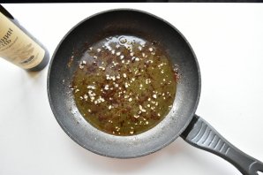 Куриные бедра в соусе