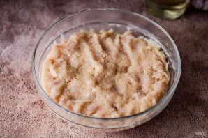 Куриные котлеты в мультиварке