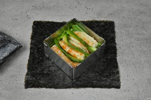 Суши сэндвич с креветкой Суши сэндвич с креветкой