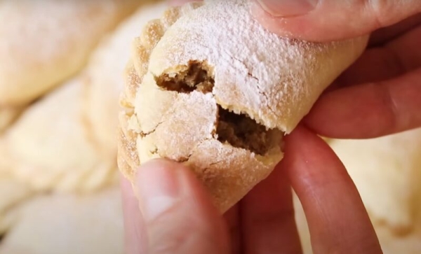 Чудесная выпечка к чаю. Простое домашнее печенье с начинкой Чудесная выпечка к чаю. Простое домашнее печенье с начинкой