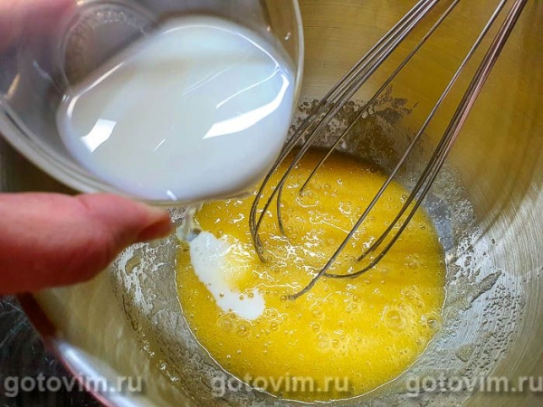 Десерт «Муравейник» с жареным миндалем Десерт «Муравейник» с жареным миндалем