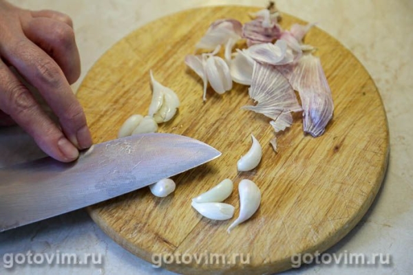 Куриные бедра, запеченные в чесночно-сливочном соусе Куриные бедра, запеченные в чесночно-сливочном соусе