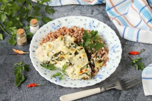 Грудка индейки со шпинатом и крем-чизом Грудка индейки со шпинатом и крем-чизом