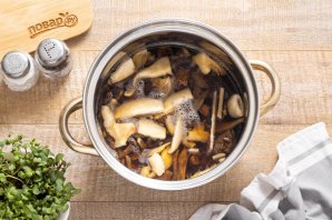 Постный грибной суп из сушеных грибов