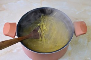 Спагетти по-болонски Спагетти по-болонски