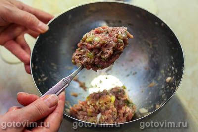 Котлеты с зеленым горошком