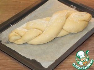 Сдобный пасхальный хлеб с тремя начинками