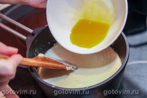 Мидии под соусом морнэ