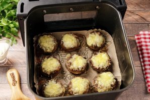 Фаршированные грибы в аэрогриле