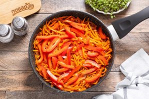 Морковь жареная с луком Морковь жареная с луком