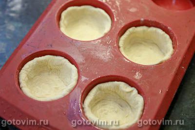 Корзиночки из слоеного теста с заварным кремом Корзиночки из слоеного теста с заварным кремом