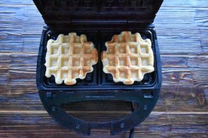 Диетические вафли с творогом и бананом Диетические вафли с творогом и бананом