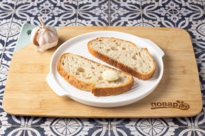 Брускетта с рукколой и вялеными томатами Брускетта с рукколой и вялеными томатами