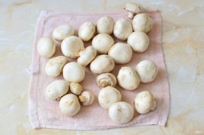 Шампиньоны с луком Шампиньоны с луком