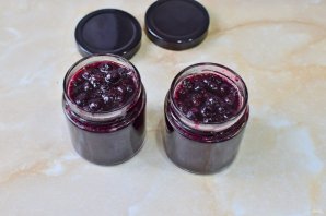 Варенье "Пятиминутка" из черной смородины Варенье "Пятиминутка" из черной смородины