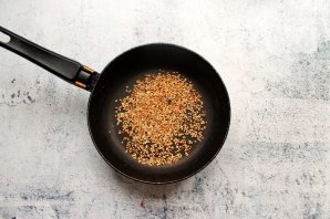 Салат "Чука" с ореховым соусом Салат "Чука" с ореховым соусом