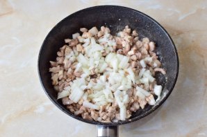 Слоеный пирог с курицей и грибами Слоеный пирог с курицей и грибами