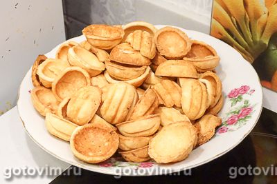 Орешки с кремом из вареной сгущенки Орешки с кремом из вареной сгущенки