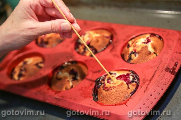 Маффины с черной смородиной