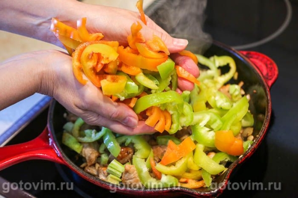 Пепероната из свинины с перцем чили Пепероната из свинины с перцем чили