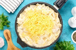 Фарфалле с курицей в сливочном соусе Фарфалле с курицей в сливочном соусе