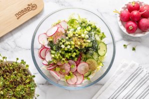 Салат с пекинской капустой и редиской Салат с пекинской капустой и редиской