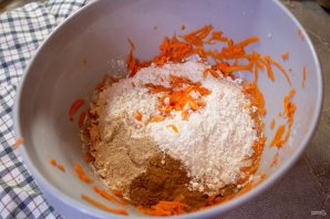 Морковный кекс с орехами Морковный кекс с орехами