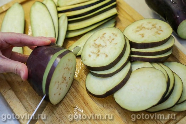 Сельдь олюторская, запеченная с баклажанами Сельдь олюторская, запеченная с баклажанами