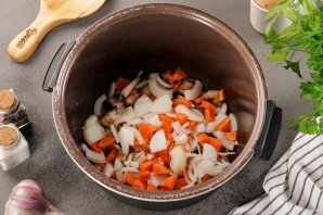 Свинина с картошкой в мультиварке