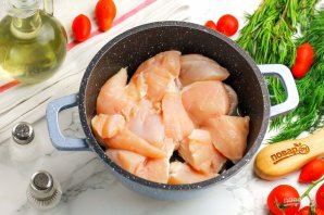 Куриная грудка, тушеная с овощами