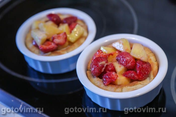 Тарт с клубникой и манго и с заварным кремом Тарт с клубникой и манго и с заварным кремом