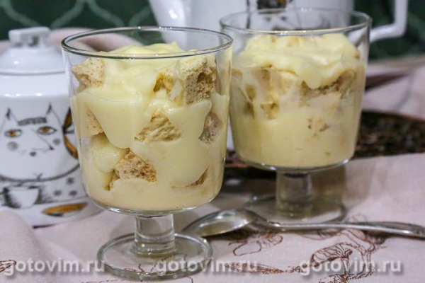 Десерт порционный с бисквитом и заварным кремом (Трайфл) Десерт порционный с бисквитом и заварным кремом (Трайфл)