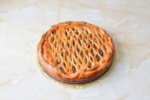 Слоеный пирог с курицей и грибами Слоеный пирог с курицей и грибами