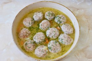 Тефтели в бульоне Тефтели в бульоне