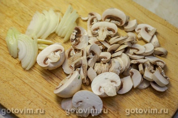 Кефаль, запеченная на подушке из грибов и овощей Кефаль, запеченная на подушке из грибов и овощей