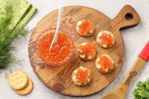 Канапе на крекерах Канапе на крекерах