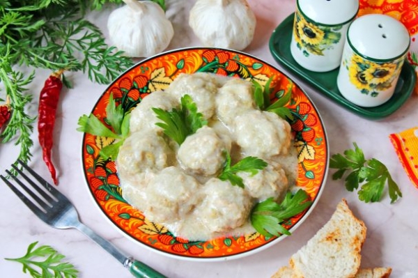 Фрикадельки в молочном соусе Фрикадельки в молочном соусе