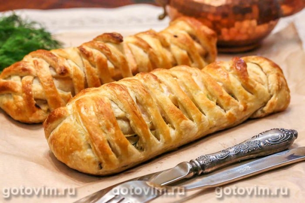 Пирог с капустой и лососем из готового слоеного теста Пирог с капустой и лососем из готового слоеного теста