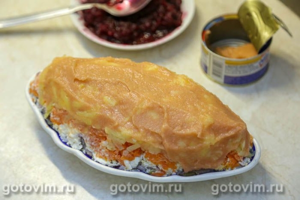 Селедка под шубой с икрой минтая