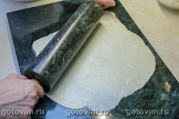 Мини-чебуреки посикунчики с кальмарами Мини-чебуреки посикунчики с кальмарами