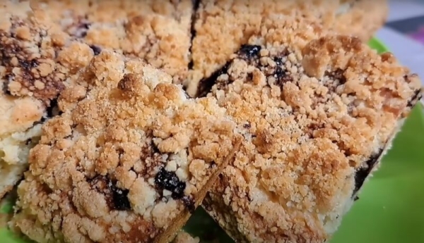 Рецепт быстрого пирога с вареньем к чаю. Готовим пока чайник не закипел Рецепт быстрого пирога с вареньем к чаю. Готовим пока чайник не закипел