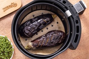 Баклажаны в аэрогриле целиком